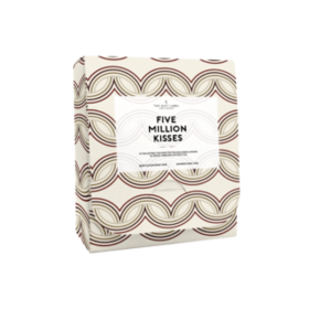 The Gift Label Travel pouch for her - Five million kisses