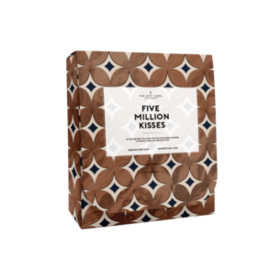 The Gift Label Travel pouch for him - Five million kisses