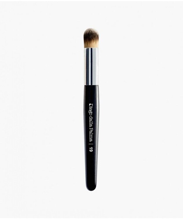 MAXI CORRECTOR AND PERFECTING BRUSH N.19- Sivellin peitetuotteelle